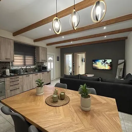 아파트 Anesis Comfort Nature Living